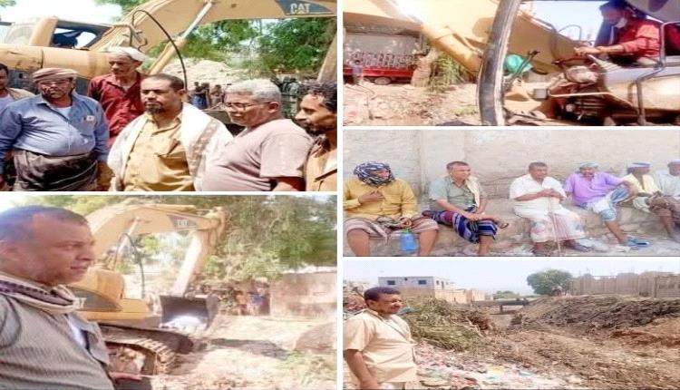 بتوجيهات المحافظ .. مدير عام خنفر  'اليوسفي" يتابع أعمال تصفية القناة الحاملة بمقطع الحصن 'الوديعه جسر المشتبح "ويشيد بالجهود المبذولة