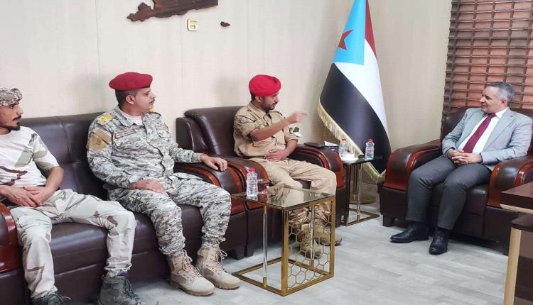 نائب رئيس الهيئة الوطنية للإعلام يلتقي العميد أكرم الحنشي ويشيد بانتصارات محور يافع