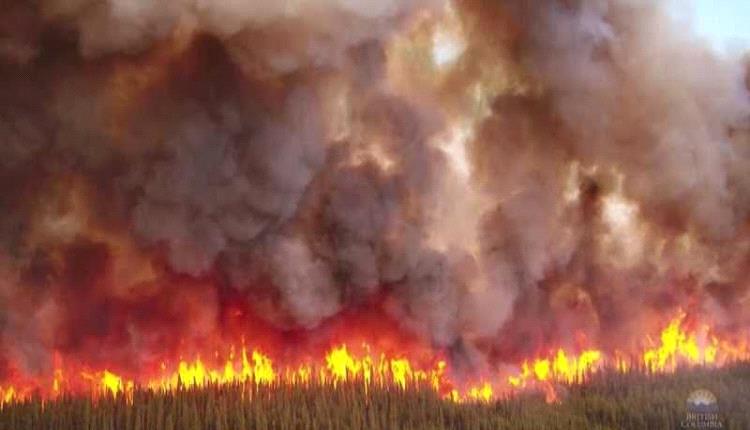 كندا: 17 ألف شخص يفرون من جحيم حرائق الغابات وإرسال الجيش للمساعدة