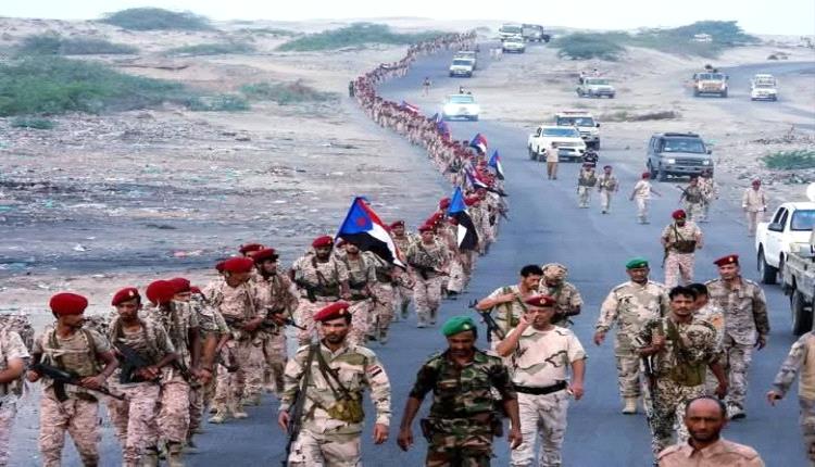 اللواء الثاني دفاع شبوة ينفذ مسيراً عسكرياً لتعزيز الانضباط واللياقة البدنية