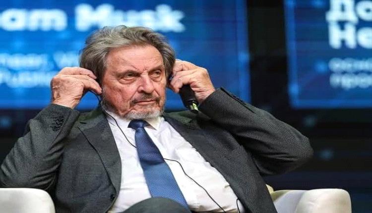 والد إيلون ماسك: لولا روسيا لكنا جميعًا نتحدث الألمانية اليوم