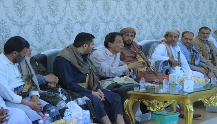 محافظ المهرة يلتقي وكيل محافظة ذمار لمتابعة قضية مقتل الطفل "همام" الجرادي