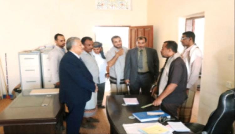 فريق التوجيه والرقابة الرئاسي يزور مكتب الزكاة بالغيضة لتقييم الأداء وتعزيز الشفافية