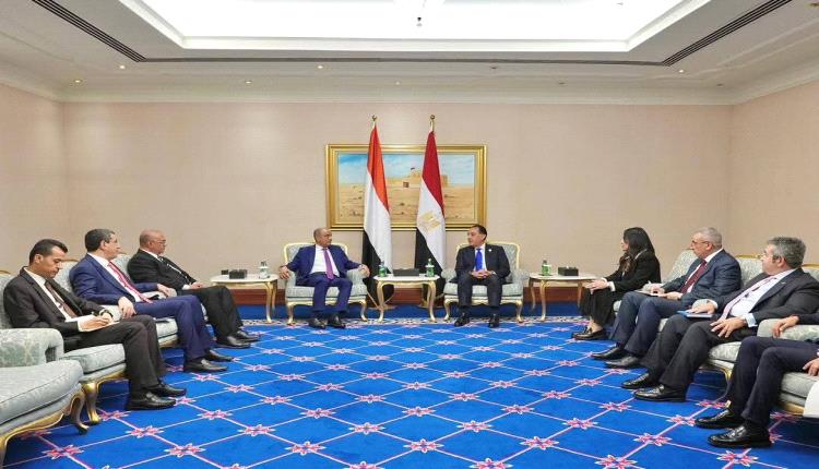 رئيس الوزراء يستعرض مع نظيره المصري العلاقات الأخوية وآفاق تنمية التعاون الثنائي في مختلف المجالات