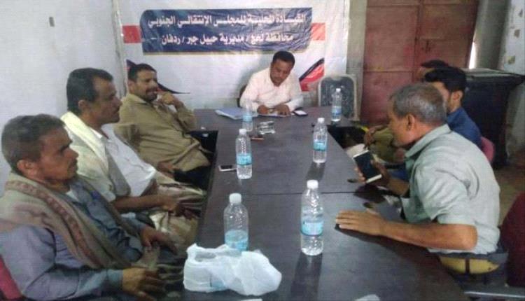 انتقالي حبيل جبر يستعرض الأنشطة المدرسية بمناسبة عيد الاستقلال