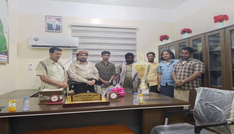 مدير عام مديرية المسيلة يلتقي برئيس وأعضاء الهيئة الإدارية لفريق الأحرار الرياضي برخوت