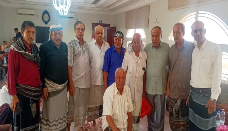 ابناء المفلحي يكرمون نخبة من معلمي الجيل الذهبي للزمن الجميل