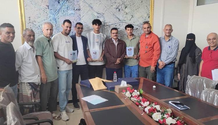 إدارة أهلي عدن تكرم ابطال بطولة الكرة الشاطئية