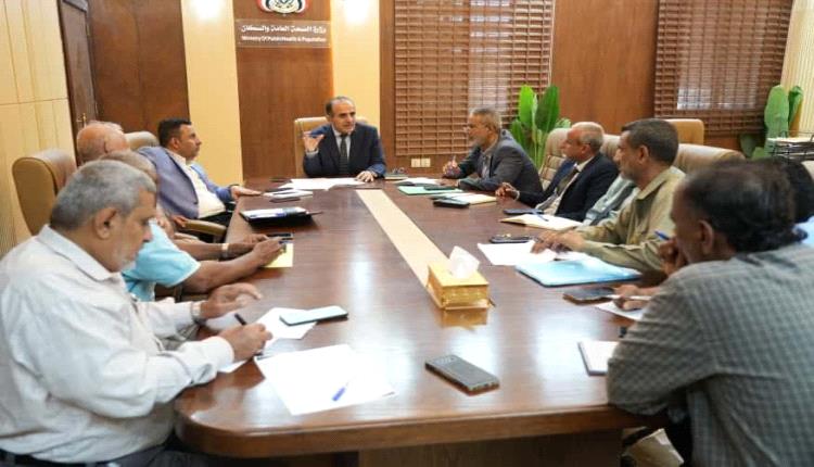 وزير الصحة يترأس اجتماعاً موسعاً للجنة الموازنة العامة للوزارة
