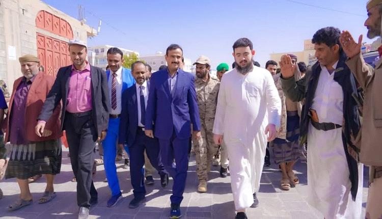 المحافظ بن الوزير يدشن مخيم أمراض وجراحة العيون ويرحب بإقامة مخيم الشفة الأرنبية