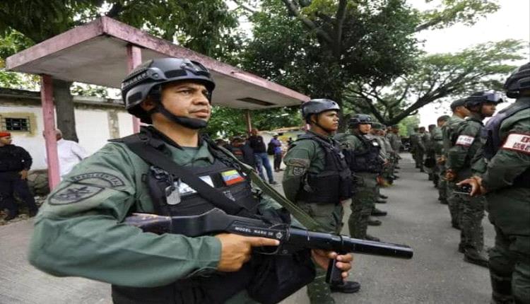 فنزويلا تعلن تعبئة شاملة استعدادًا لاقتراب أكبر حاملة طائرات أمريكية من سواحلها