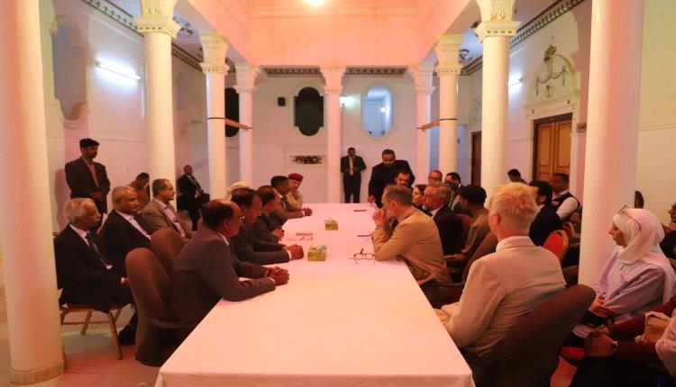 محافظ حضرموت يبحث مع وفود الاتحاد الأوروبي والأمم المتحدة واليونيسكو في سيئون سبل تعزيز التنمية والشراكة الدولية