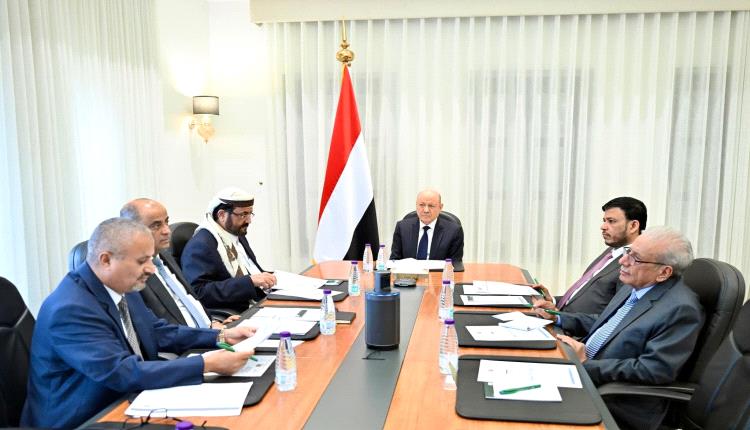 مجلس القيادة يستمع إلى تقرير رئيس الوزراء بشأن مستوى التقدم في مسار الإصلاحات ويرحب بما جاء في تقرير فريق الخبراء