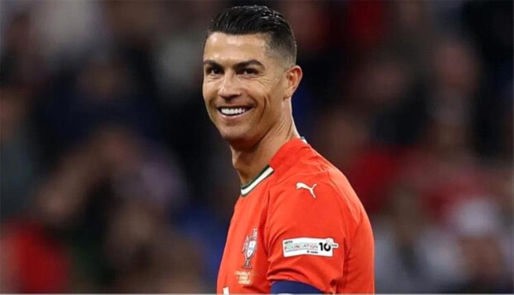 رونالدو وميسي يعانقان التاريخ