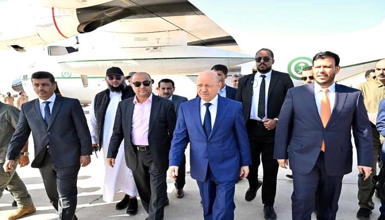 رئيس مجلس القيادة يعود الى العاصمة عدن