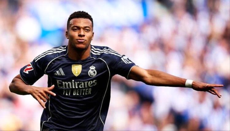 تصعيد قانوني… مبابي يطالب باريس بتعويض والنادي يردّ بدعوى مضادة