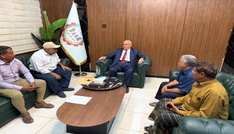 رئيس هيئة مستشفى الرازي أبين يلتقي وزير الخدمة المدنية ويشيد بدعم الوزير وتفهمه للوضع الوظيفي بالهيئة