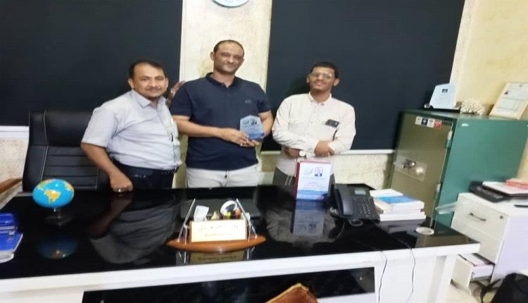 وفد تابع لمكتب الحزم للخدمات العامة يتلقي خلالها بمدير مبيعات سماء مدينة الخليج العربي