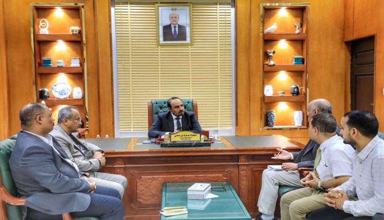 محافظ حضرموت يطلع على نشاط مؤسسة يمان ويشيد بتدخلاتها في القطاع الصحي بالمحافظة