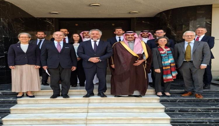 سفير الاتحاد الأوروبي يلتقي السفير السعودي لمناقشة جهود السلام في اليمن وتطورات البحر الأحمر