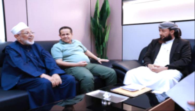 نائب وزير الأوقاف والإرشاد يبحث مع رئيس انتقالي لحج تعزيز التعاون والتنسيق