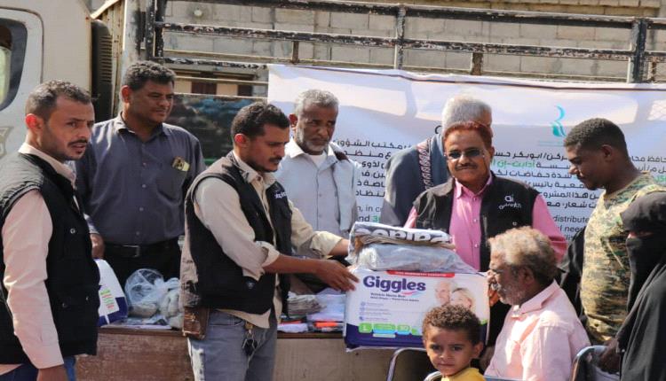 مؤسسة أدابت–إن "Adaptin" توزّع حفاضات وحقائب صحية وملابس لذوي الإعاقة في جمعية باتيس بخنفر – أبين