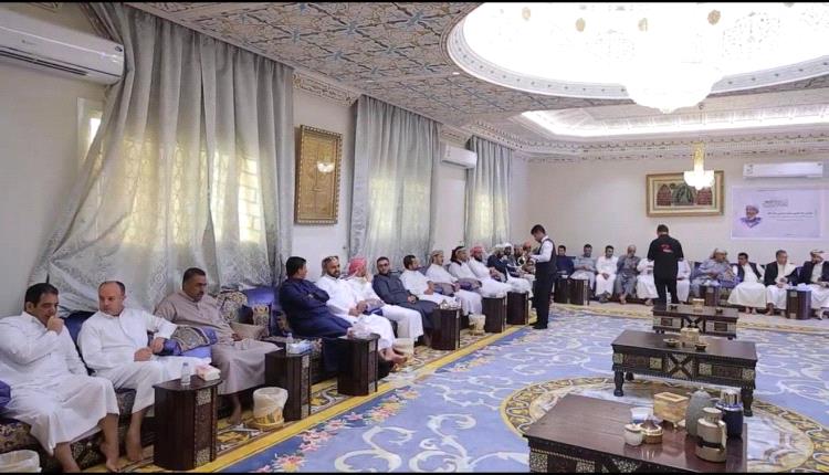 جدة: وكيل وزارة الأوقاف الشيخ مختار الرباش يؤدي واجب العزاء برحيل الداعية البارز الشيخ محمد المقرمي