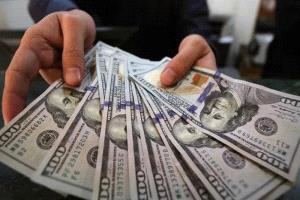 تراجع تاريخي.. الدولار يتجه لأكبر خسارة أسبوعية وسط حالة ترقب مشوبة بالقلق للبيانات الأمريكية