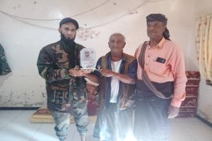 إدارة نادي خنفر تكرم عضو مجلس الشرف الأعلى للنادي قائد جهاز مكافحة الإرهاب العميد 