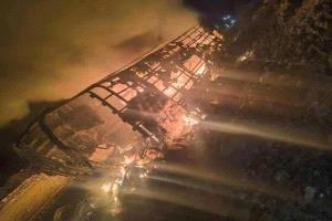 تقرير يكشف الأسباب الكاملة لحريق باص العرقوب ويوصي بتعزيز إجراءات السلامة