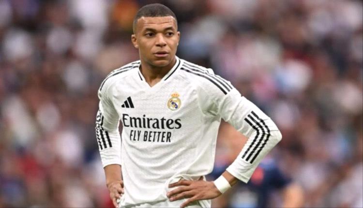 كيليان مبابي يحصد جائزة لاعب الشهر مع ريال مدريد