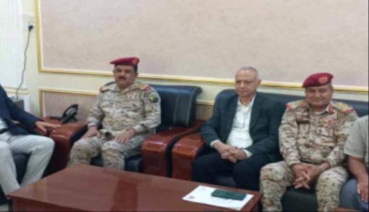 النائب العام ووزير الدفاع يناقشان تعزيز فعالية النيابات العسكرية