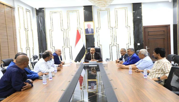 محافظ حضرموت يبحث مع قيادة الكهرباء سبل تحسين الخدمة ومعالجة اختناقات التوليد في الساحل والوادي