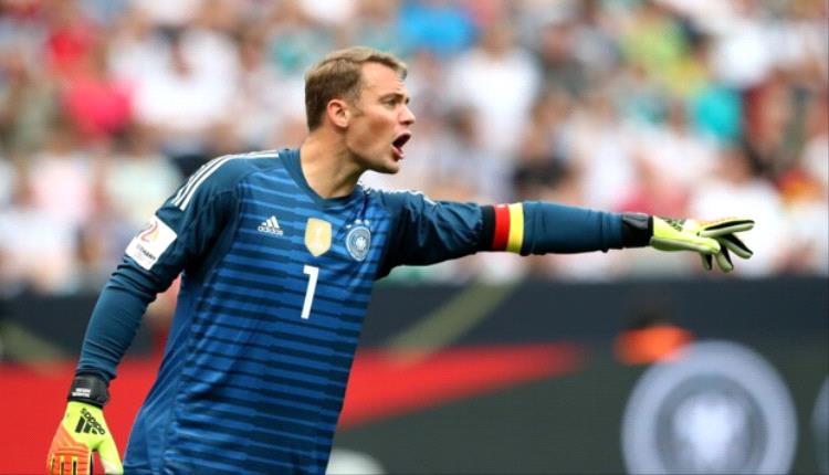 مانويل نوير يضع شرطًا للعودة إلى المنتخب الألماني