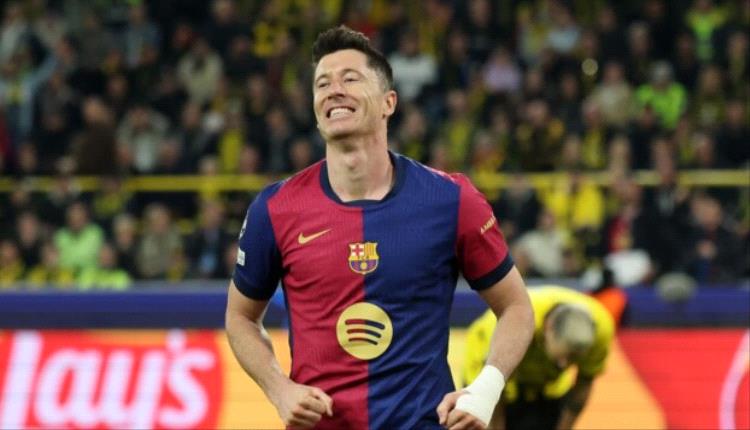 برشلونة يُعيد التفكير في مستقبل ليفاندوفسكي لأسباب فنية وقيادية