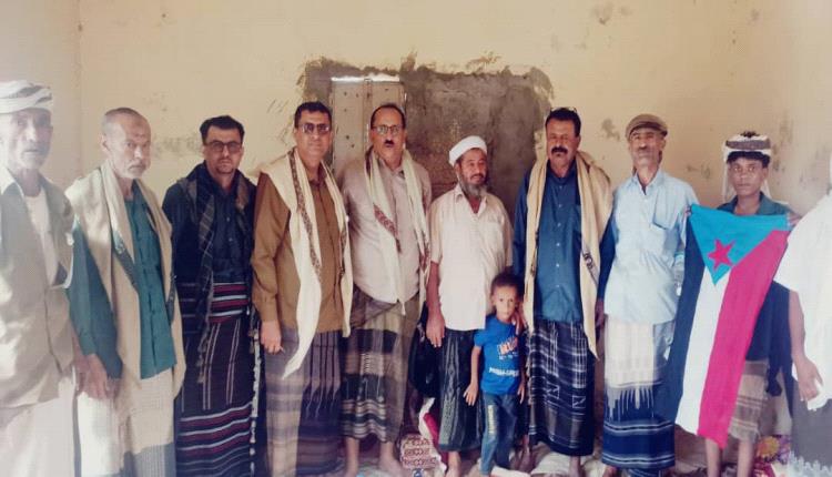 نائب محافظ لحج الصلاحي يقوم بزيارة تفقدية مفاجئة الى منزل أسرة الشهيد لبوزة بردفان