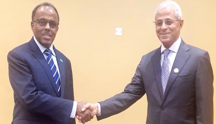 نائب وزير الخارجية يلتقي نظيريه الصومالي والسوداني في كامبالا ويبحث معهم تعزيز التعاون والتنسيق المشترك