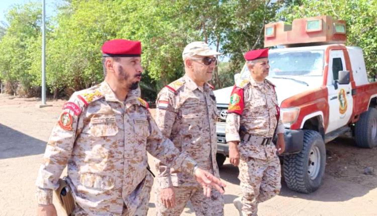 رئيس أركان قوات الشرطة العسكرية يزور فرع مأرب ويشيد بجاهزيته ويشهد عرضًا عسكريًا رمزيًا