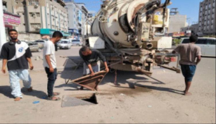 مدير عام المنصورة يوجه بتنفيذ حملة تنظيف شبكة الصرف الصحي بالمديرية