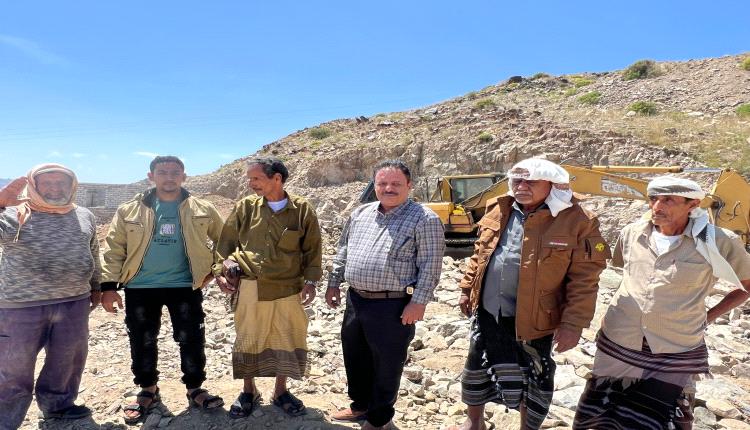 مدير عام صناعة لحج "الجعفري" يطلع على نسبة الإنجاز في محطة الغاز المركزية التابعة لتعاونية لبعوس