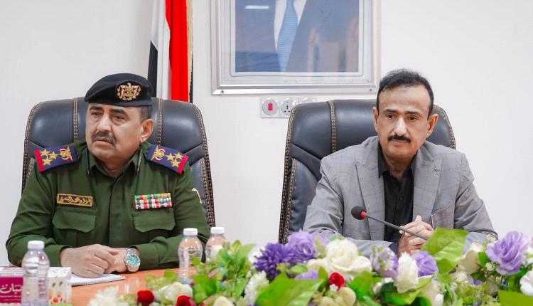 المحافظ بن الوزير يستقبل خريجي كلية الشرطة حضرموت ويؤكد دعمه لتعزيز الأمن والاستقرار في شبوة