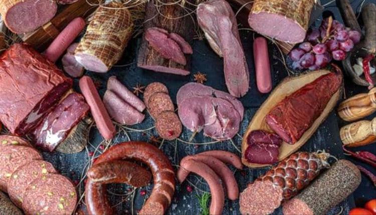 دراسة: تناول اللحوم المصنعة أسبوعيًا قد يرفع خطر الإصابة بسرطان الثدي بنسبة 57%
