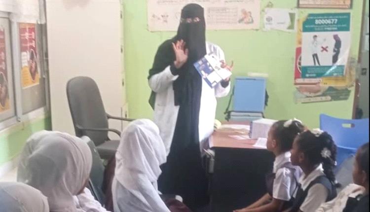 طالبات مدرسة الميثاق للبنات في الكود ينفذن زيارة علمية إلى مركز الأمومة