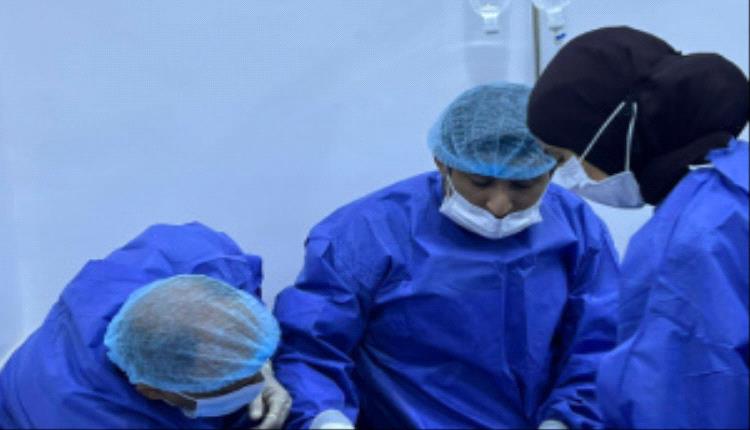 مستشفى عبود العسكري ينجح في أول عملية غسيل بروتيني لطفل بعدن