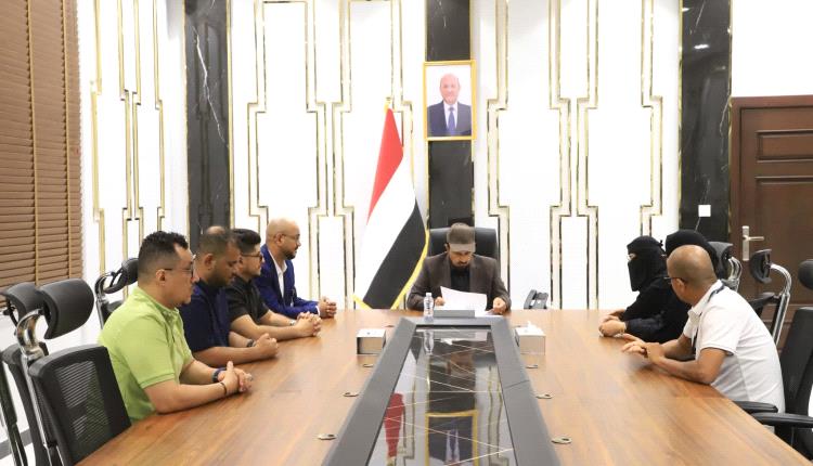محافظ حضرموت يشيد بمشروع "أمن" لتعزيز مكافحة جرائم الابتزاز الإلكتروني
