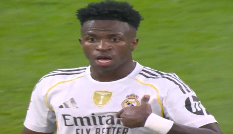 فينسيوس يخرج من الكلاسيكو بحالة غضب شديد