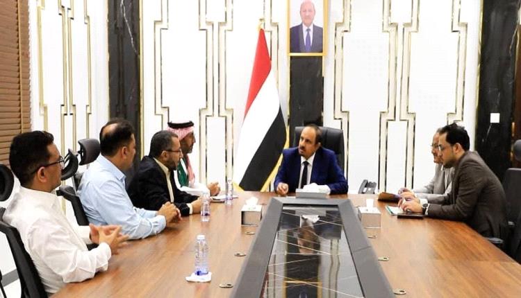 محافظ حضرموت ينسق مع مركز الملك سلمان لإطلاق مشروعين صحيين حيويين في المحافظة