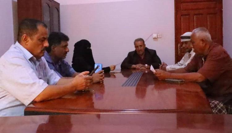 فريق التوجيه والرقابة الرئاسي يلتقي بعدد من مسؤولي  مكتب التخطيط والتعاون الدولي في لحج