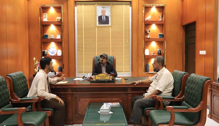 محافظ حضرموت يطلع على نشاط مكتب الجمارك وجمرك الشحر ويشدد على تطوير الأداء