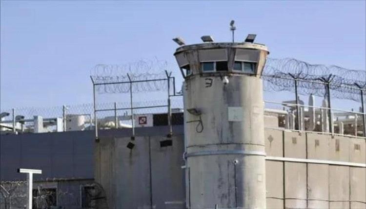 إسرائيل تحظر زيارات الصليب الأحمر للأسرى الفلسطينيين بدعوى الأمن القومي